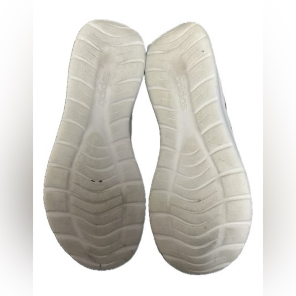 Women’s Adidas cloudfoam tennis shoes.